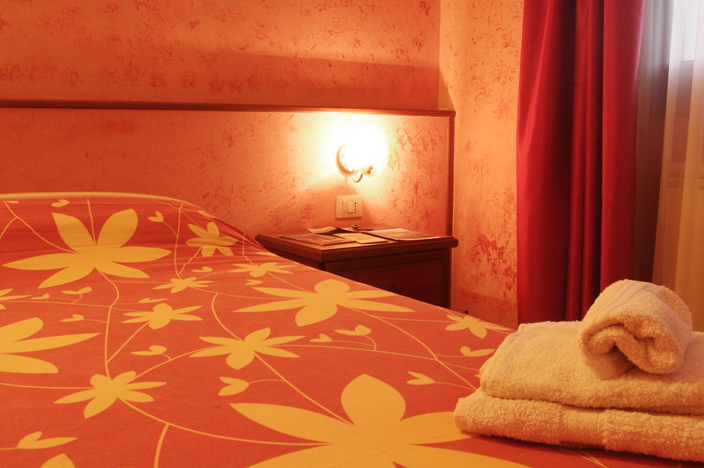 كاربونيا B&B Fantar House الغرفة الصورة