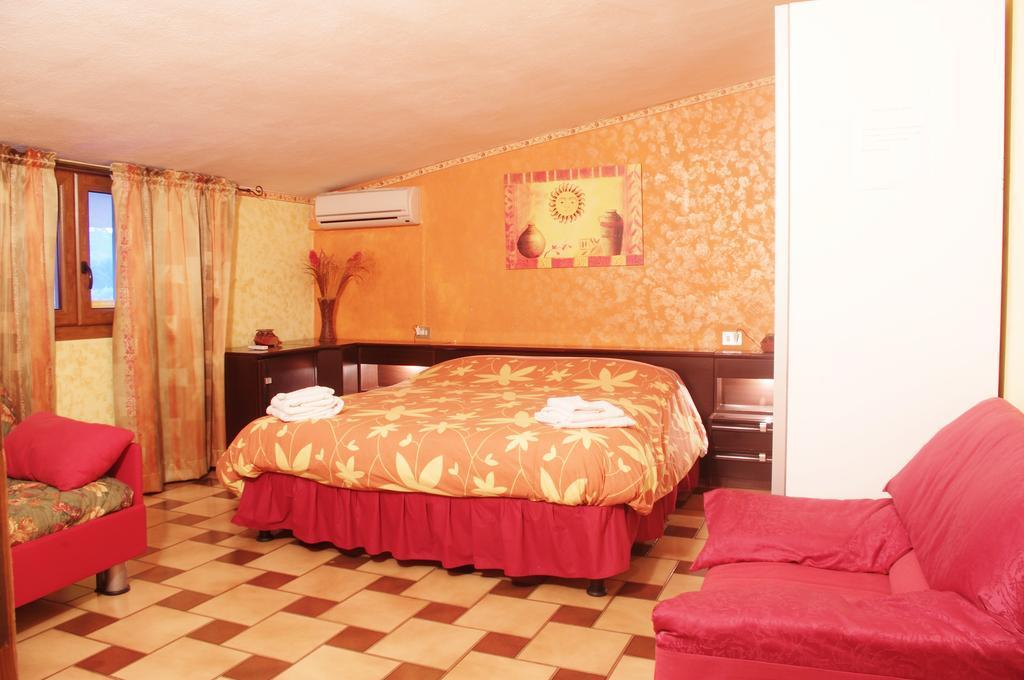 كاربونيا B&B Fantar House الغرفة الصورة