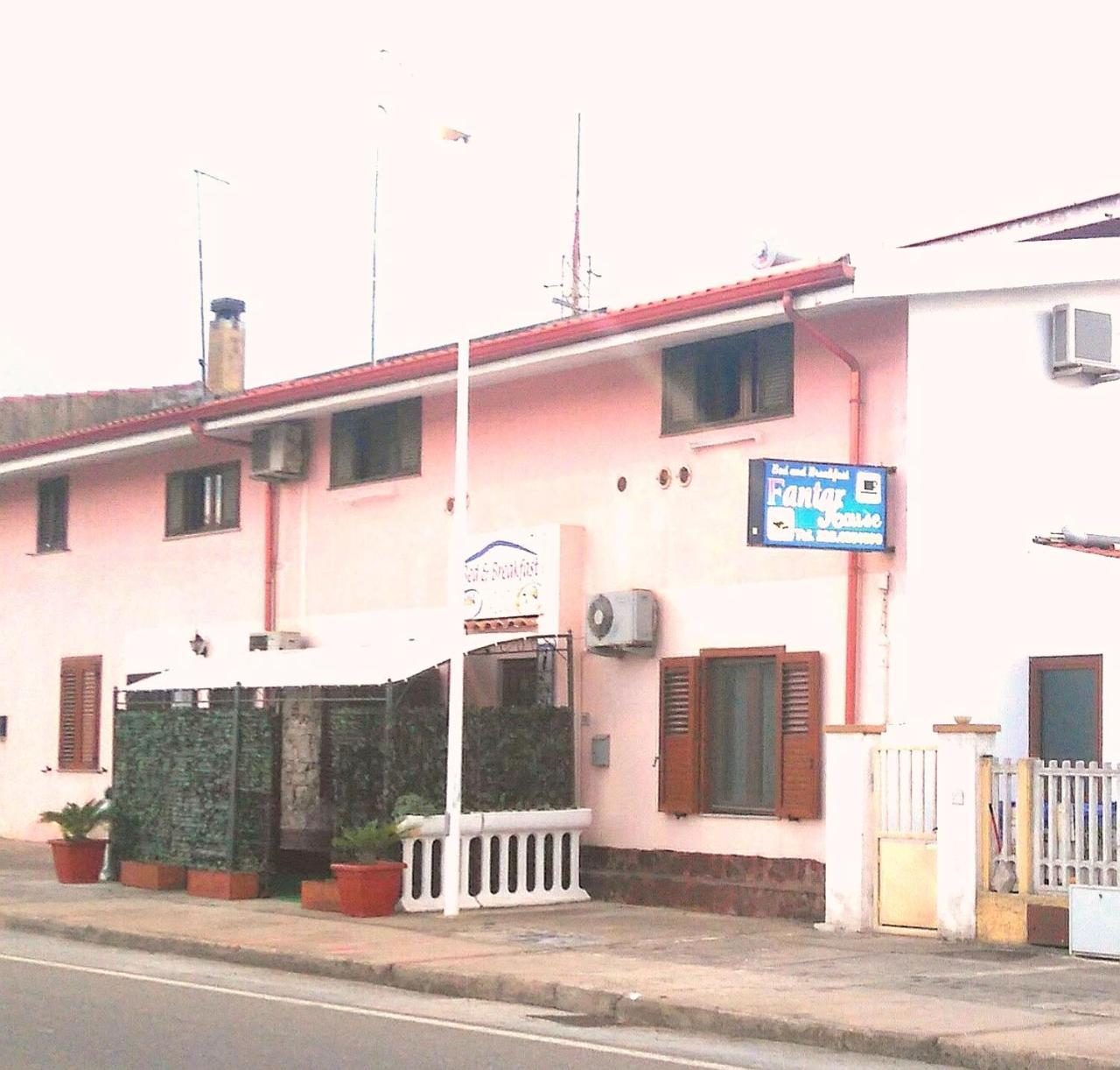 كاربونيا B&B Fantar House المظهر الخارجي الصورة